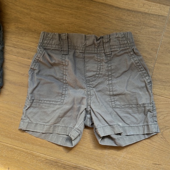 Bundle of 12 month baby boy shorts - Picture 3 of 6